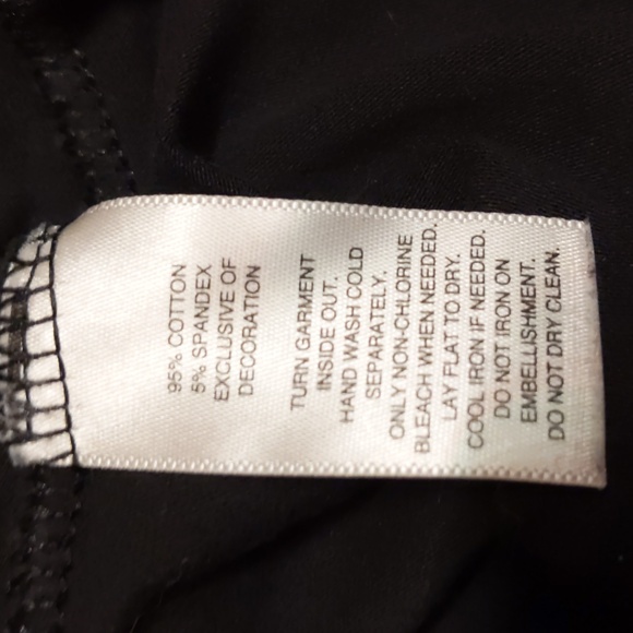 Large WHBM black t-shirt with white flowers - Picture 3 of 3